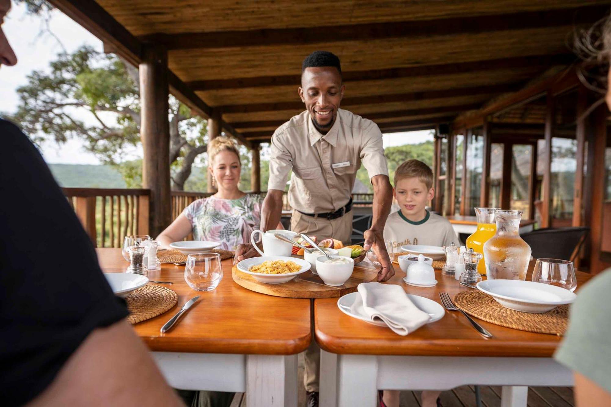 Ekuthuleni Lodge Strand Exterior photo